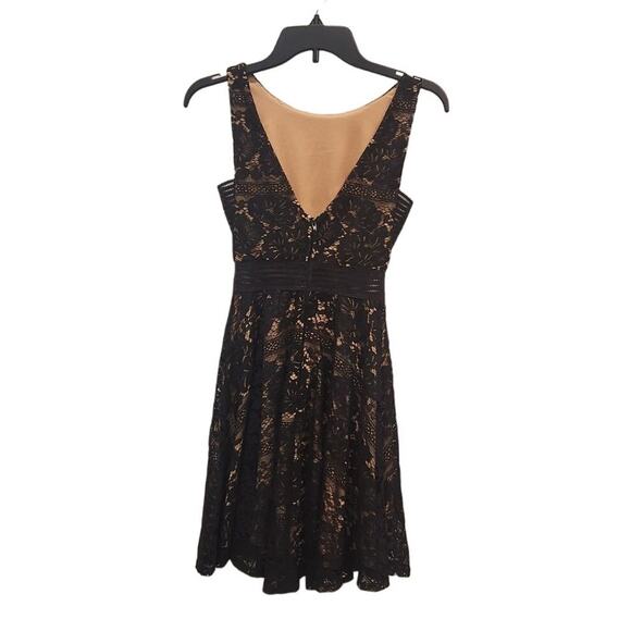 City Studio Dresses & Skirts - City Studio Junior Size 0 Black‎ Lace Dress